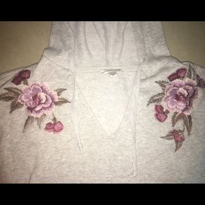 American Eagle Floral V-neck Sweatshirt